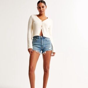Abercrombie & Fitch High Rise Mom Short Distressed Medium